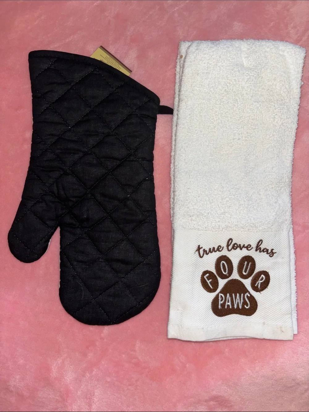 Black Quilted Oven Mitt & TWO White 'Four Paws' Kitchen Towel Set